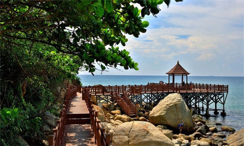 女装门店加盟费多少，女装店加盟排行榜2018